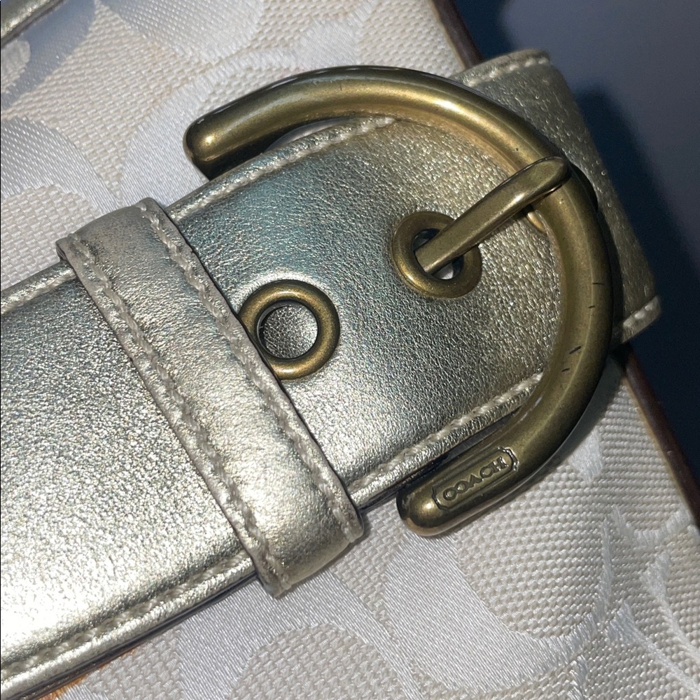 Vintage Coach Signature ‘Soho’ Duffle Crossbody - Picture 10 of 17